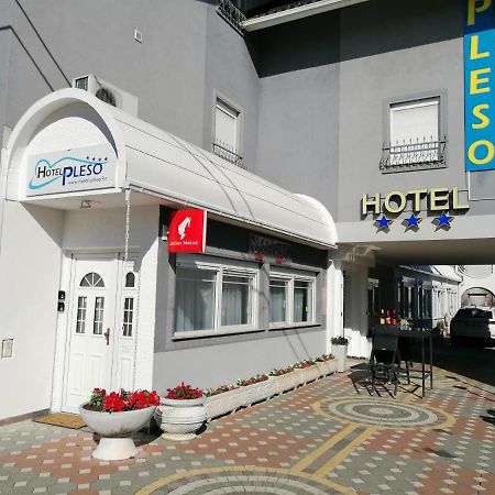 Hotel Garny Pleso Velika Gorica Exterior photo