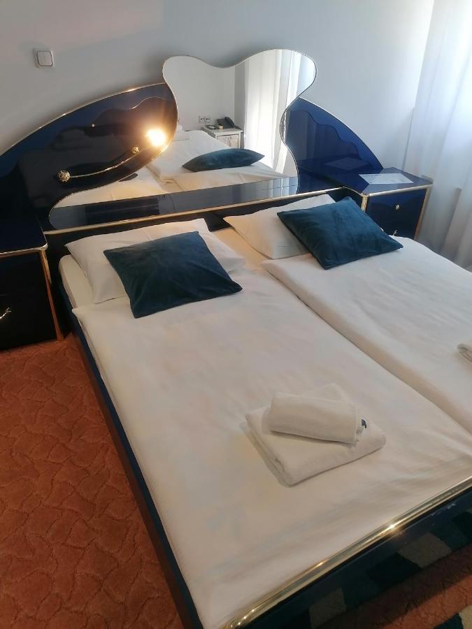 Hotel Garny Pleso Velika Gorica Exterior photo