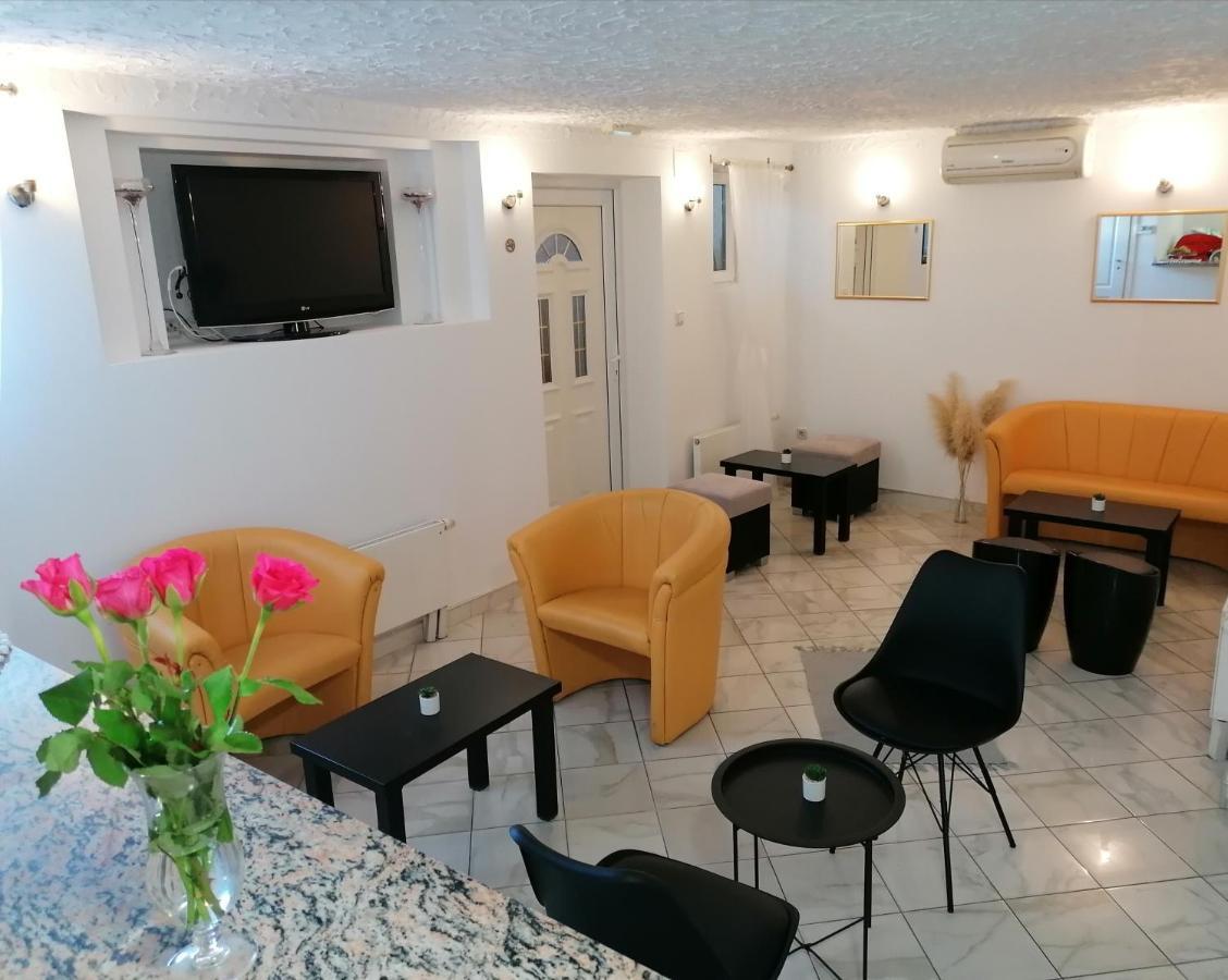 Hotel Garny Pleso Velika Gorica Exterior photo