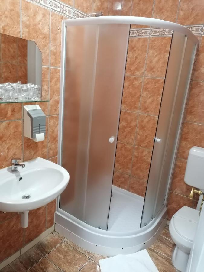 Hotel Garny Pleso Velika Gorica Exterior photo