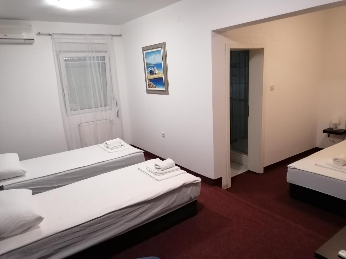 Hotel Garny Pleso Velika Gorica Exterior photo