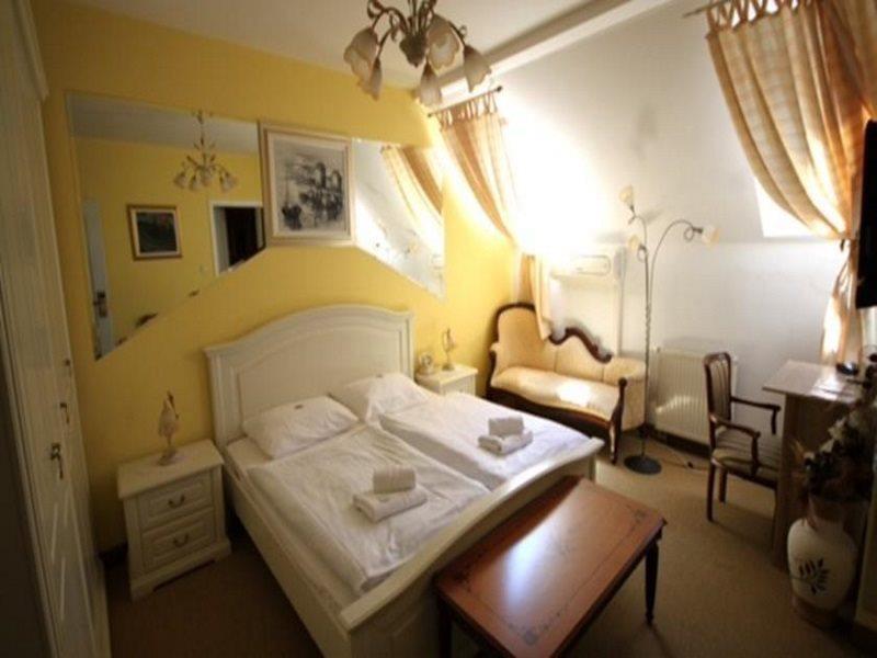 Hotel Garny Pleso Velika Gorica Exterior photo
