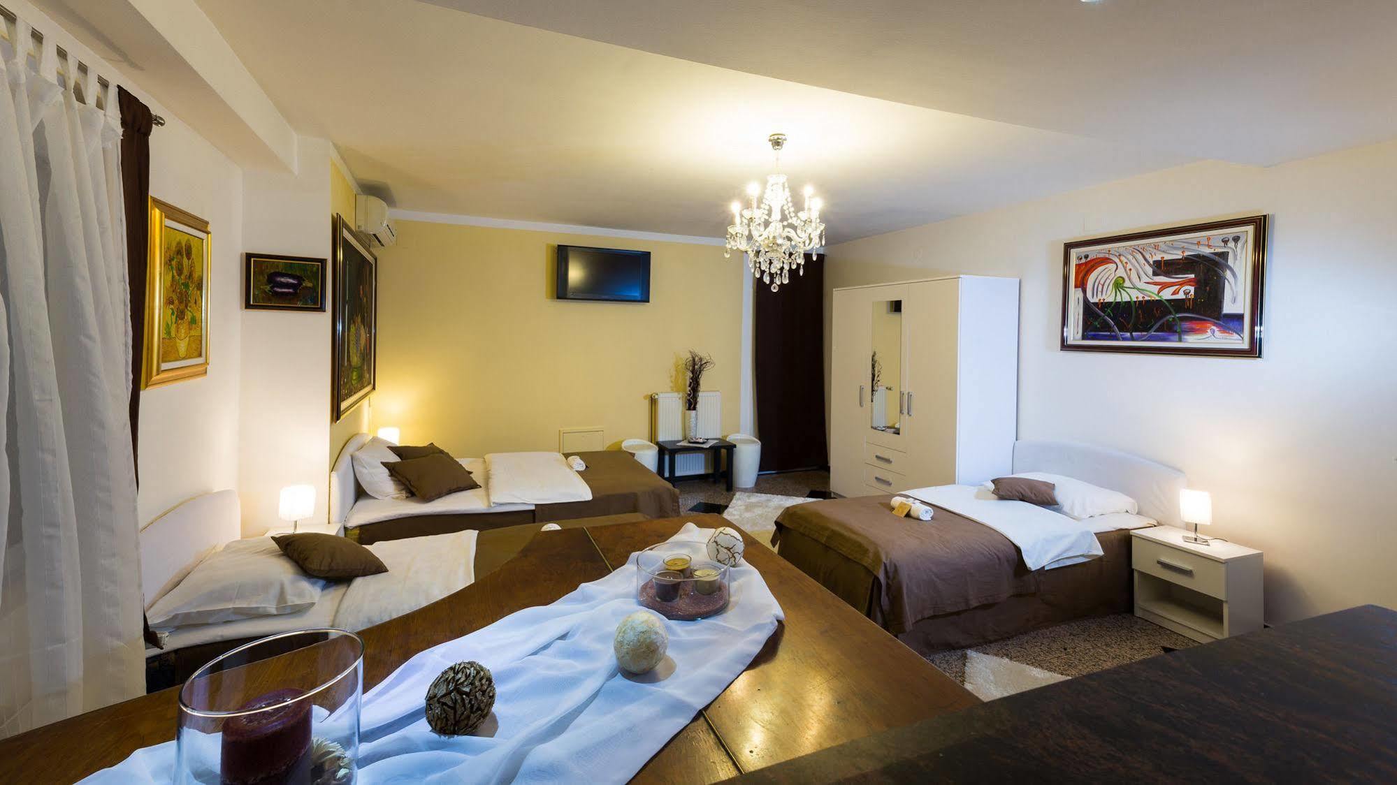 Hotel Garny Pleso Velika Gorica Exterior photo