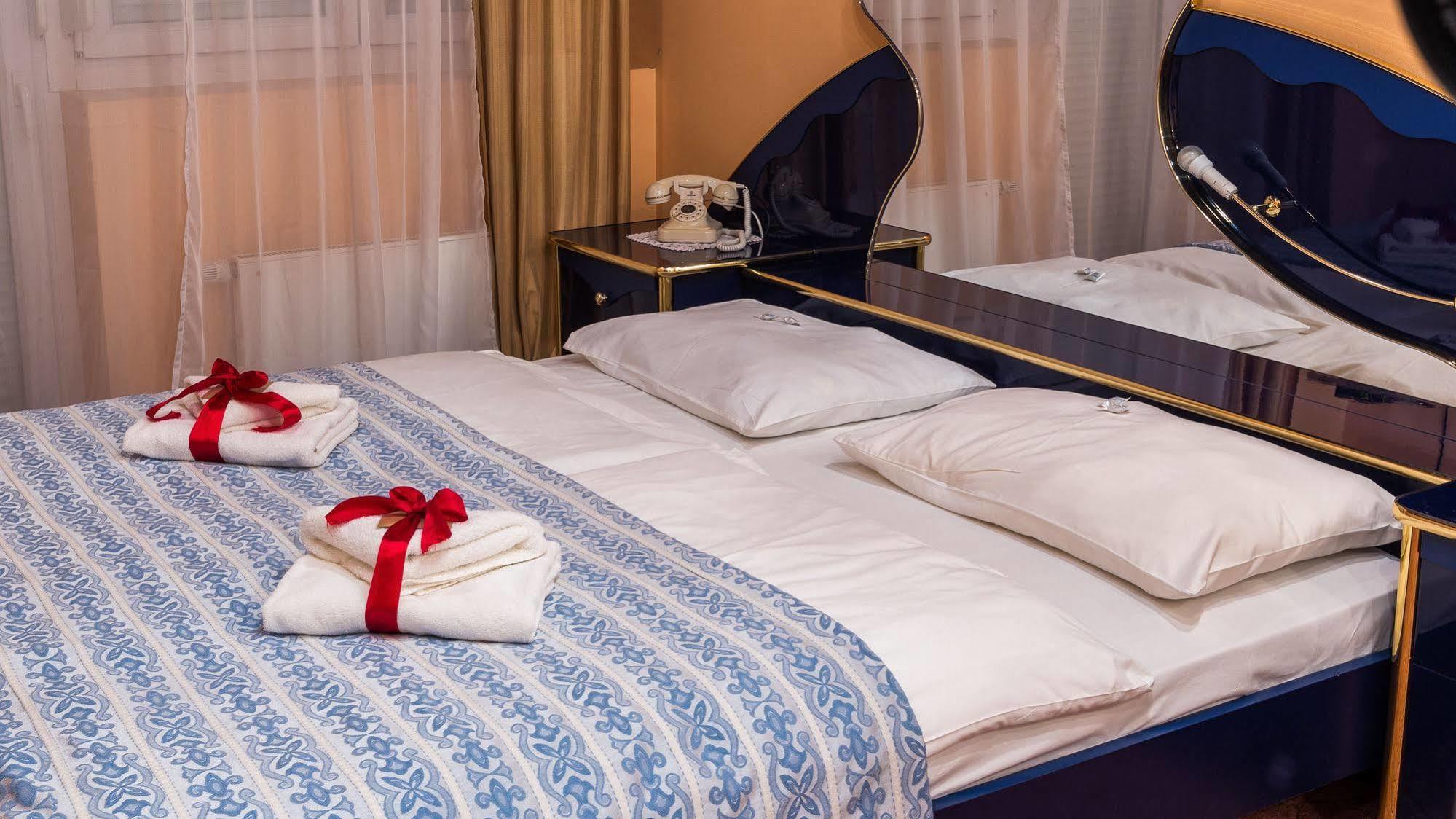 Hotel Garny Pleso Velika Gorica Exterior photo